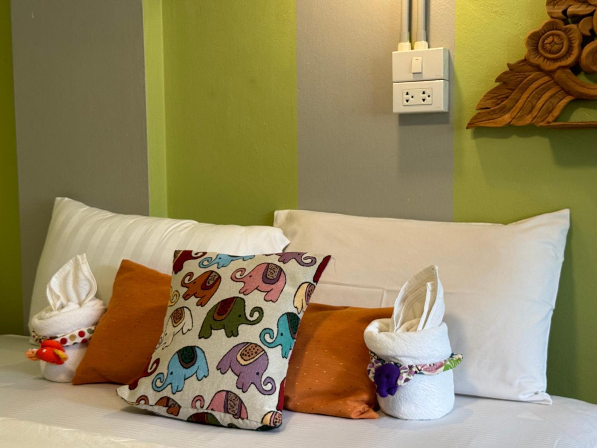 צ'יאנג מאי Retro At Phra Sing Guest House מראה חיצוני תמונה