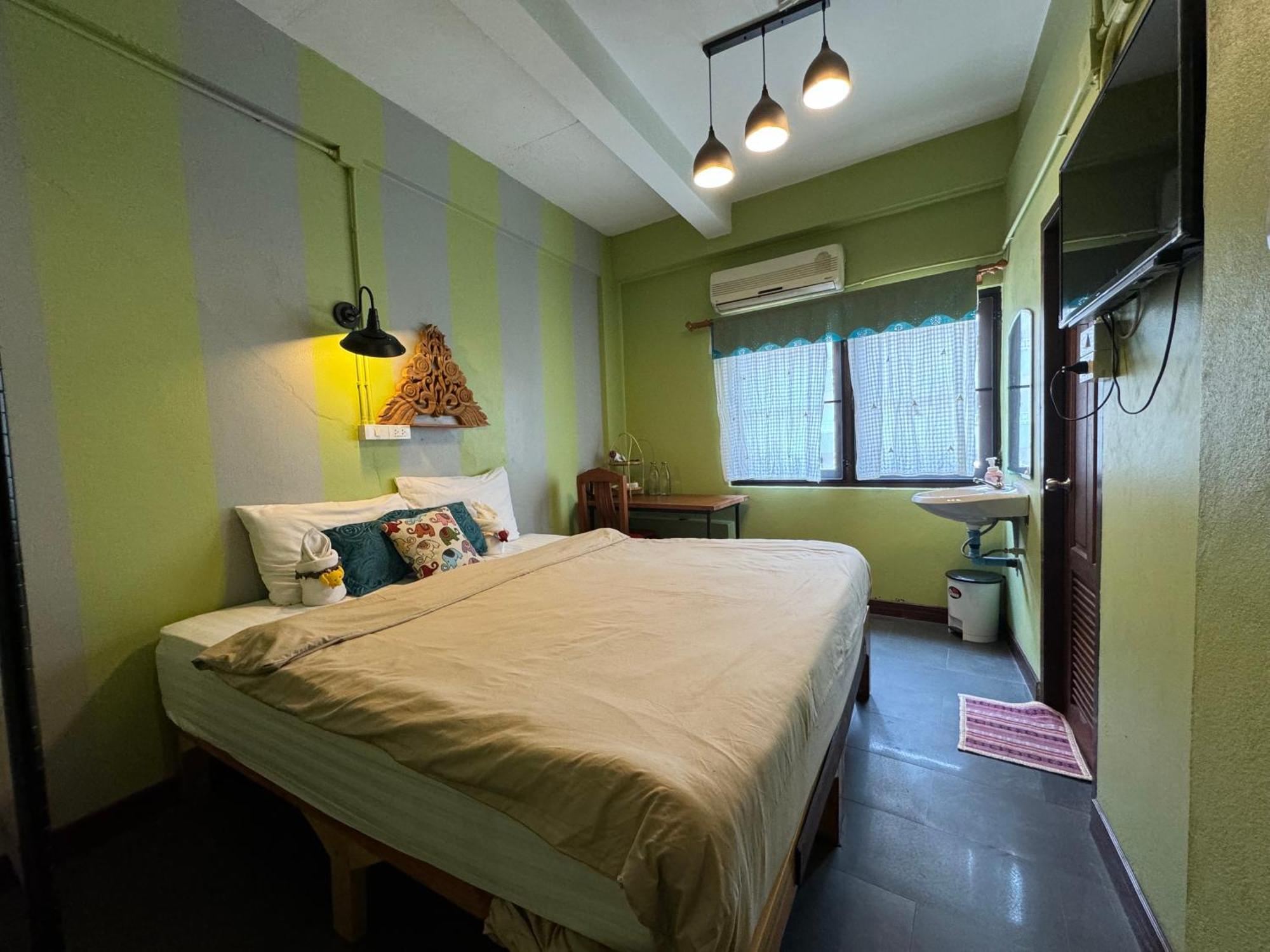 צ'יאנג מאי Retro At Phra Sing Guest House מראה חיצוני תמונה