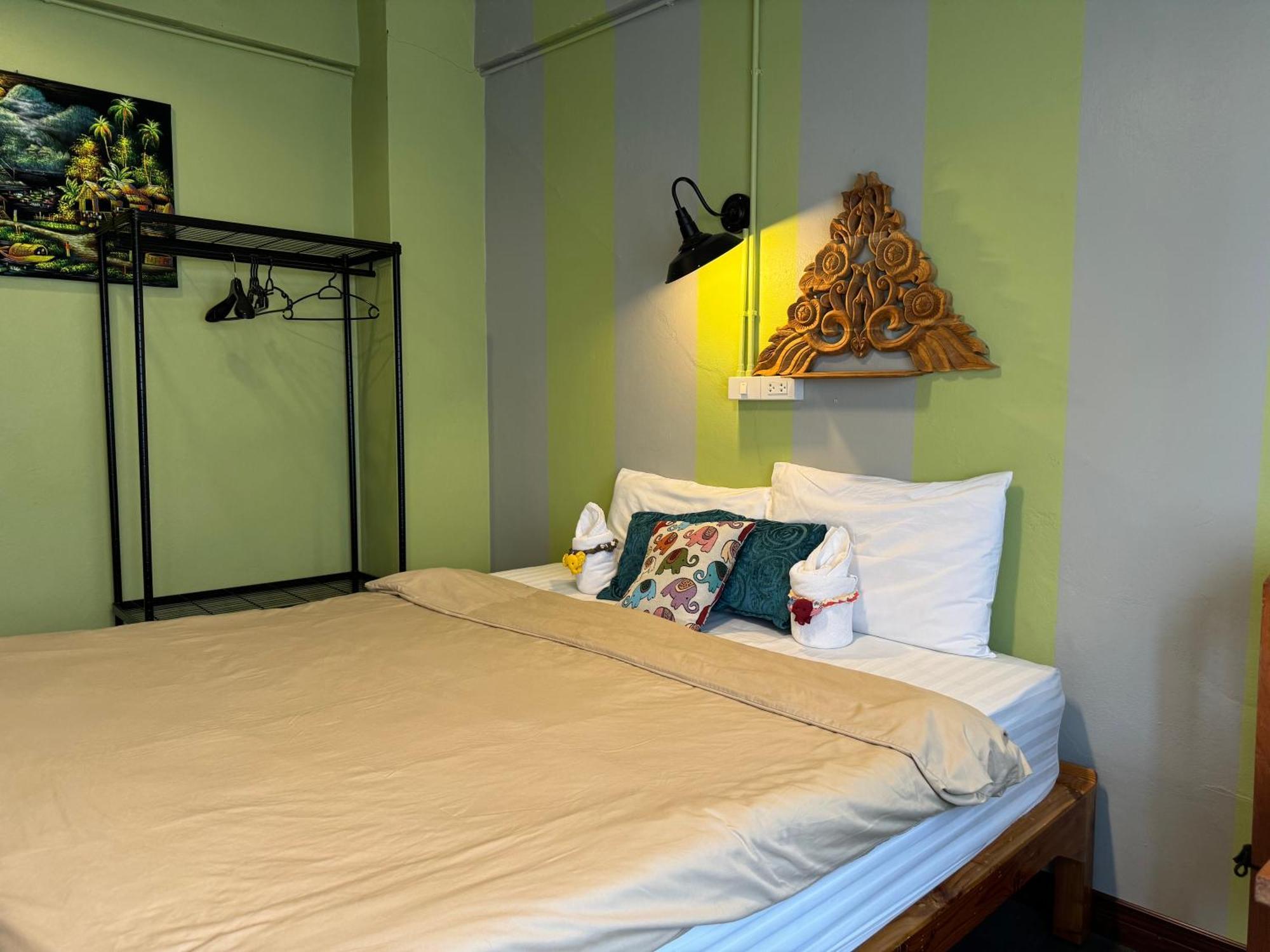 צ'יאנג מאי Retro At Phra Sing Guest House מראה חיצוני תמונה